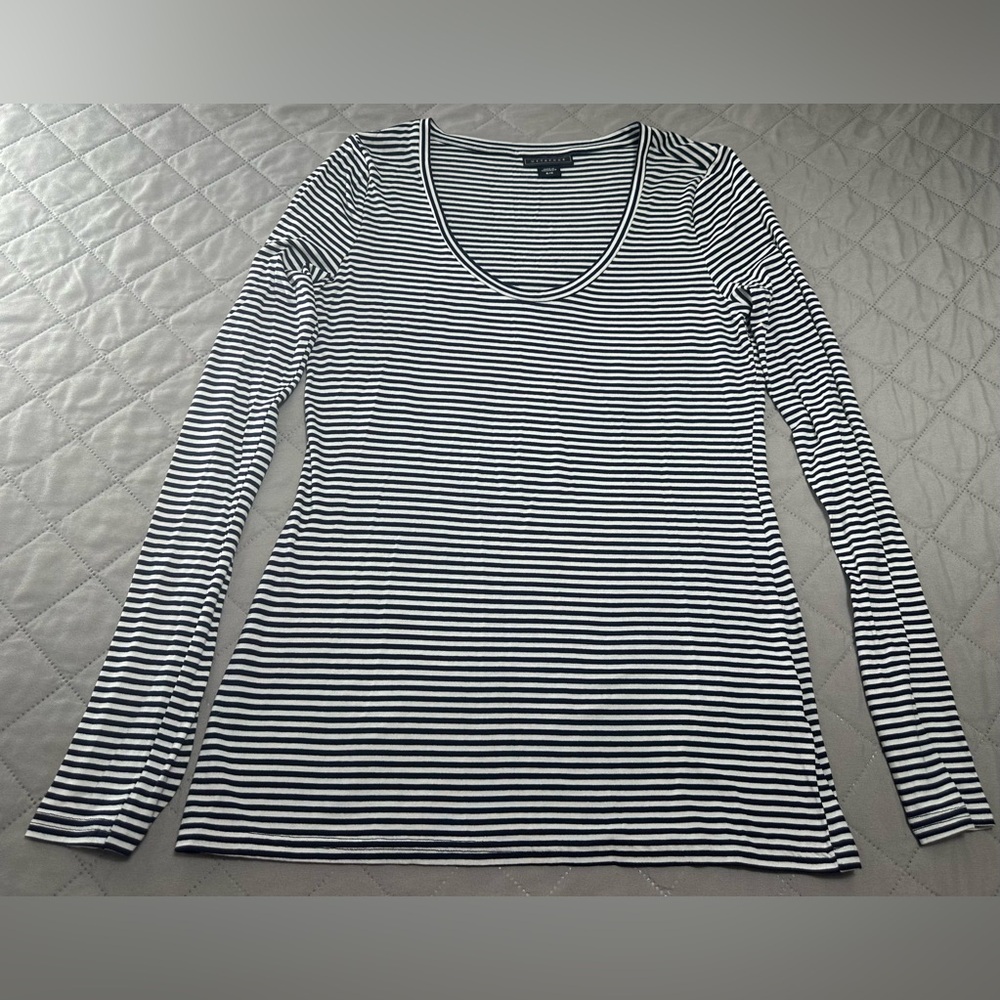 ⭐️5/25⭐️Metaphor Black & White Striped Long-Sleeve Scoop Neck Top